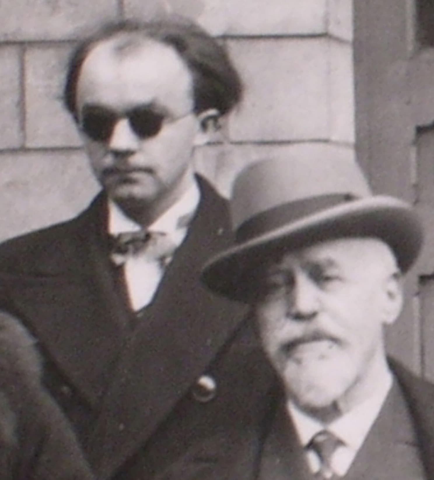 Hymn "La Voix du Vent", op.11, for orchestra, SATB choir and Soprano solo