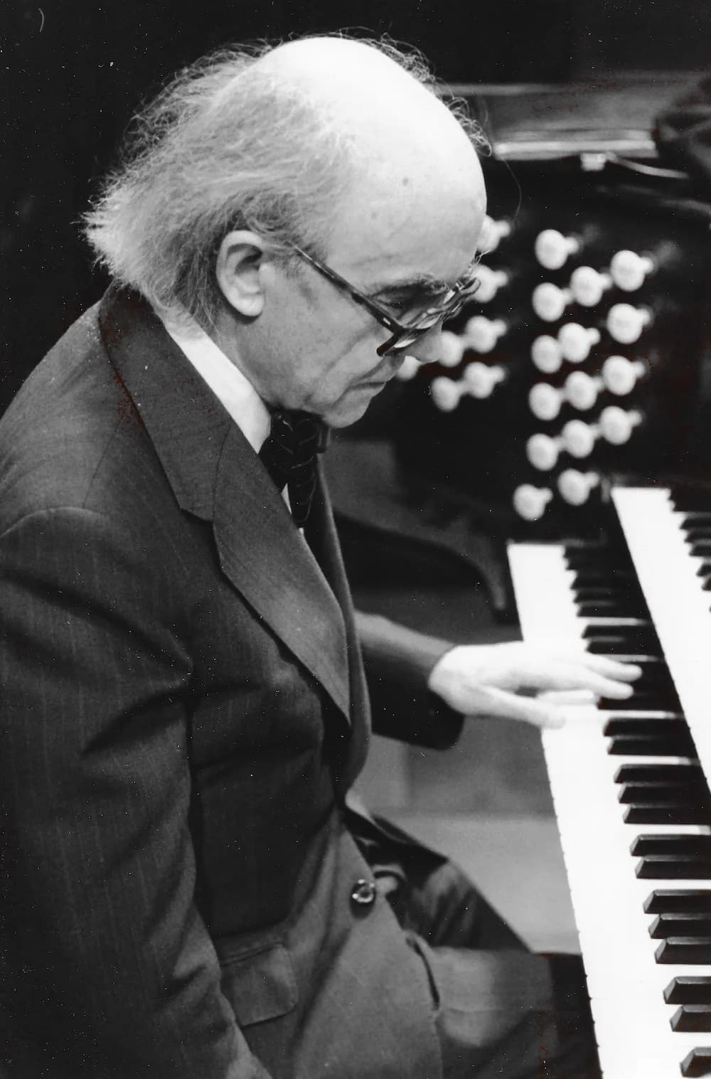 Jean Langlais à l'orgue de Sainte-Clotilde